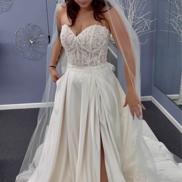 Dress - Picture 4 of 8